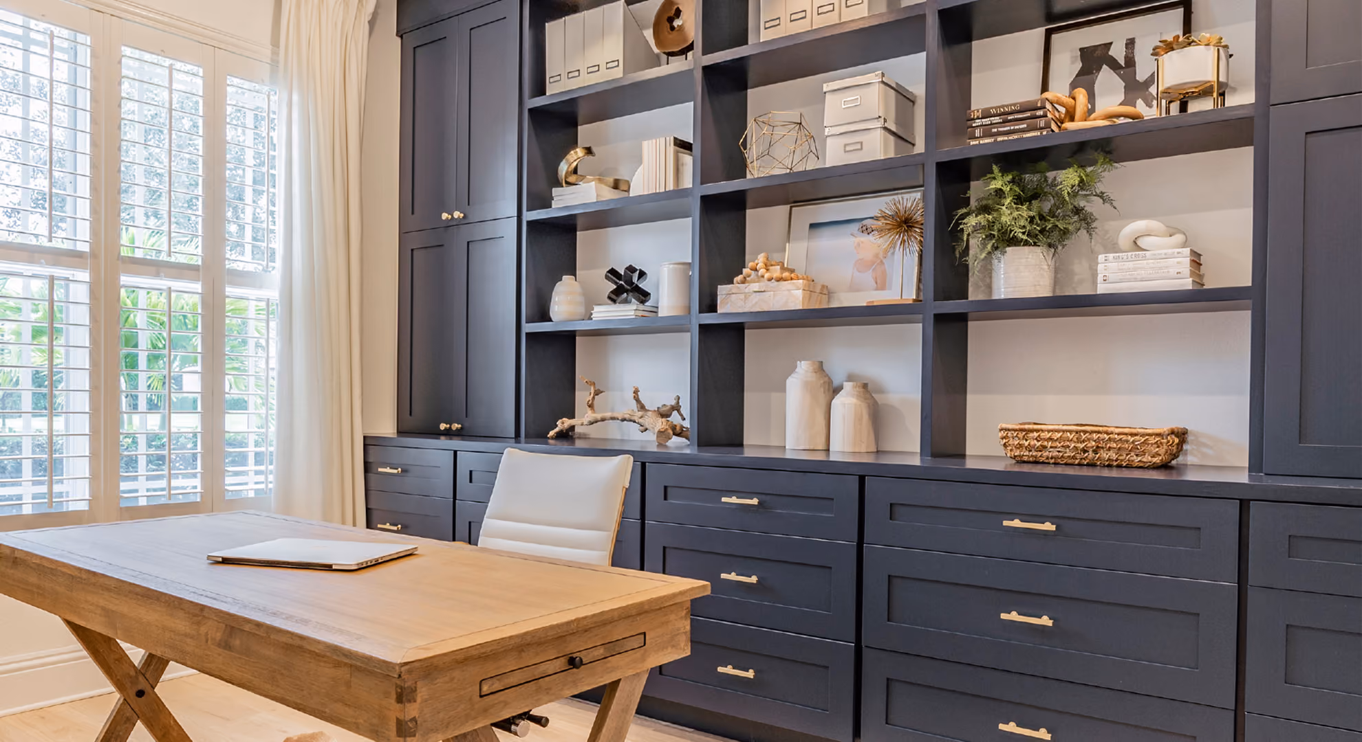 Navy built-in with desk